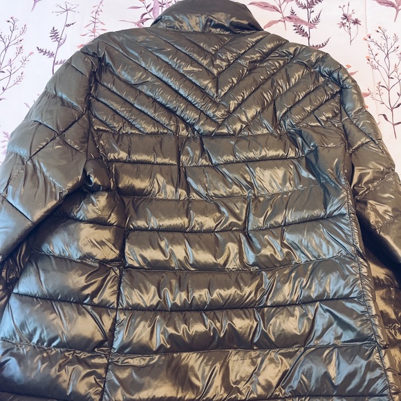 GAP LIGHTWEIGHT BUBBLE JACKET FOR WINTER, FALL. COLD CONTROL MILITARY GREEN - Picture 4 of 4
